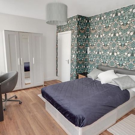 Comfy Double En-Suite Room In Barking Barking  Bagian luar foto